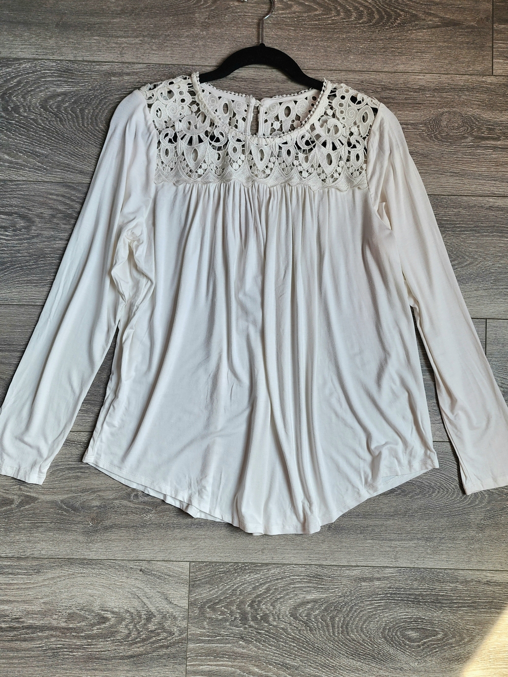 White Cream Long-Sleeve Peasant Top w Crochet Lace Yoke Size Medium